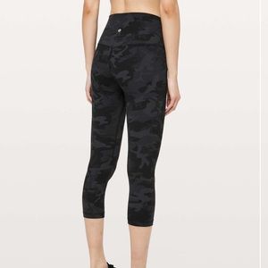 Lululemon crops